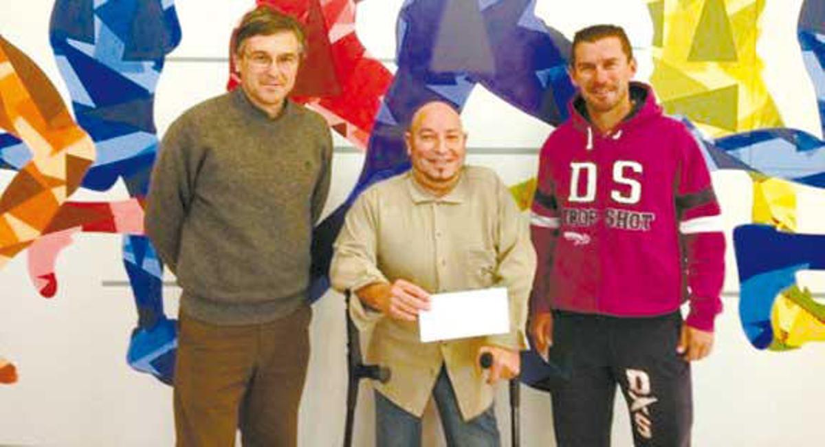 Pádel solidario del CEE en favor de Amfi