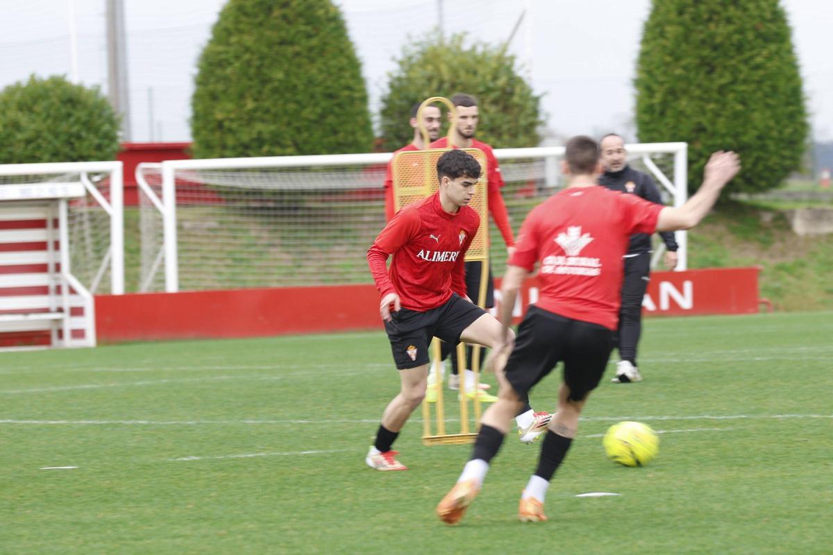 FOTOS: José Riestra ya lidera desde Mareo el proyecto del Sporting FOTOS: José Riestra ya lidera desde Mareo el proyecto del Sporting