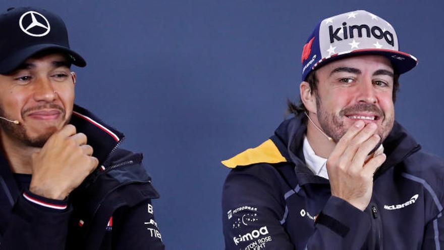 Hamilton y Alonso, en una rueda de prensa en la F1.