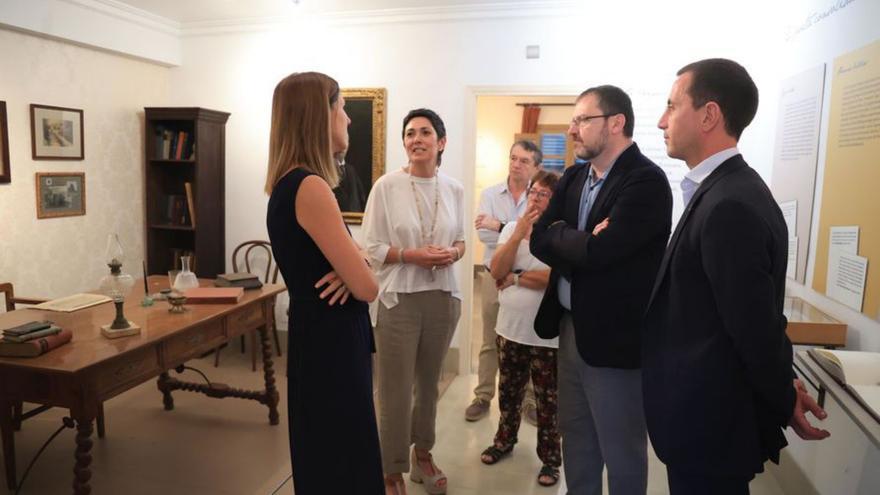 Galmés visita la casa museo de Joan Alcover para conocer su legado