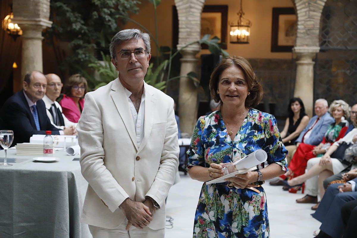 El Ateneo de Córdoba entrega sus fiambreras de plata