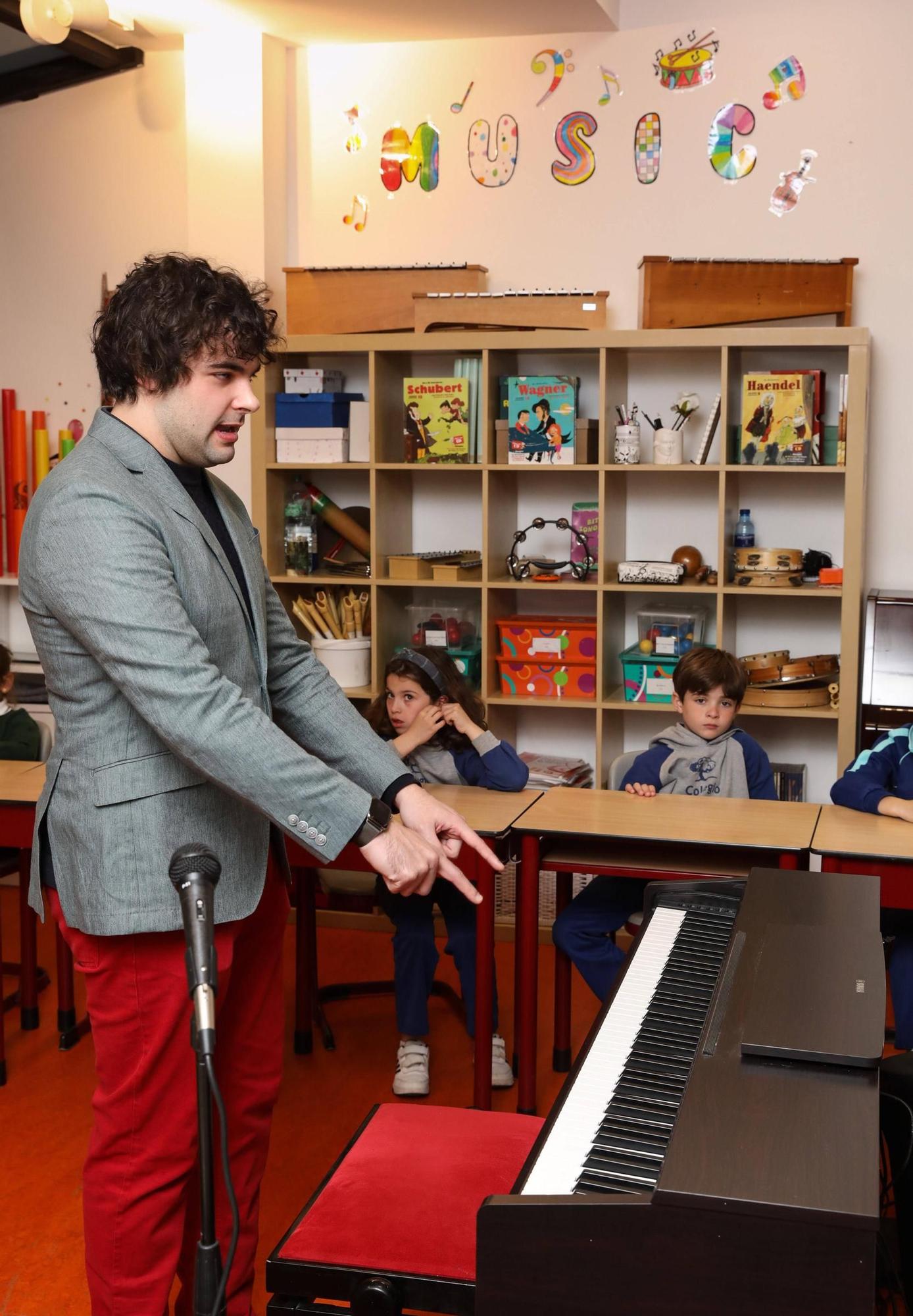 Así fue el pianista Martín García en el colegio La Corolla (en imágenes)