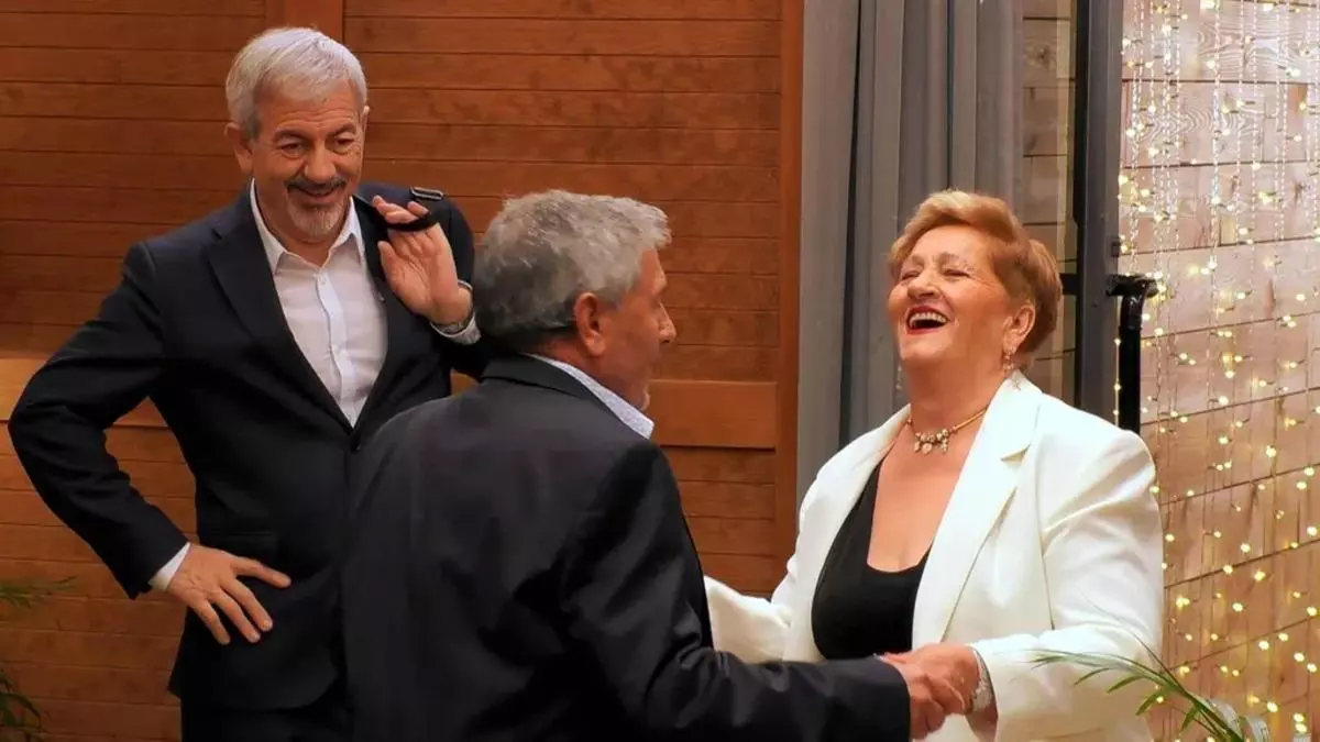 Un miembro de 'First Dates' frena a un invitado al inicio de su cita: "Hay que frenar esto"