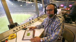 manel-vich-en-la-cabina-del-camp-nou