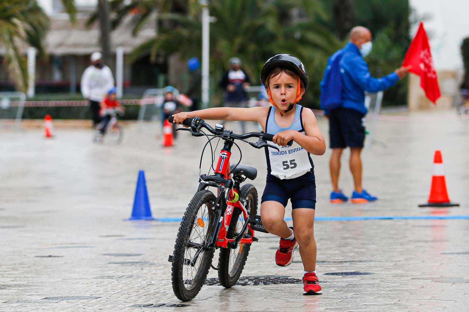 El Trikids bate récords con 130 participantes en la primera prueba