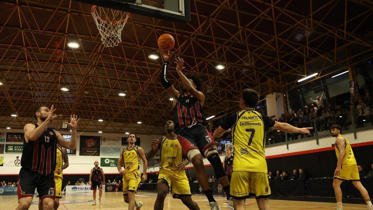 Bisbal Falls to 82-74 Loss After Late Run