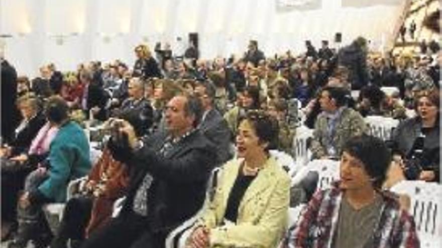 El público durante la presentación celebrada en la Llotja.
