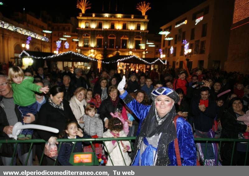 GALERIA DE IMÁGENES - Miles de niños disfrutan de la gran fiesta del Cartero Real