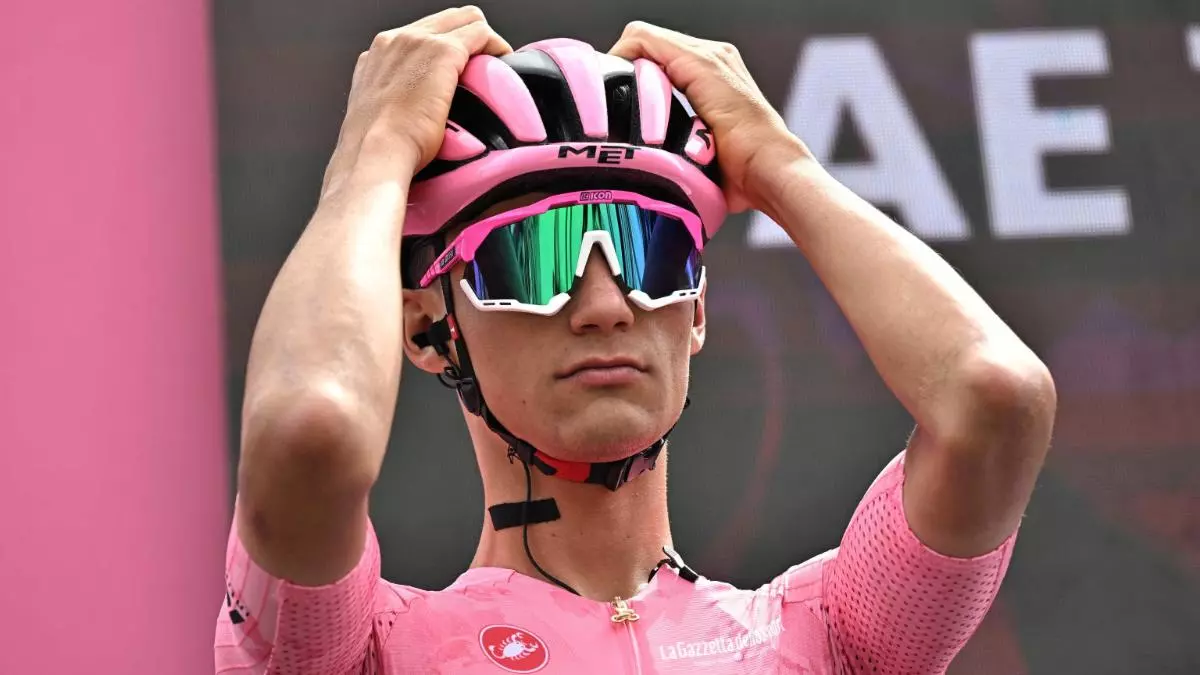 As赤 queda la clasificaci車n general del Giro 2025 tras la etapa 16