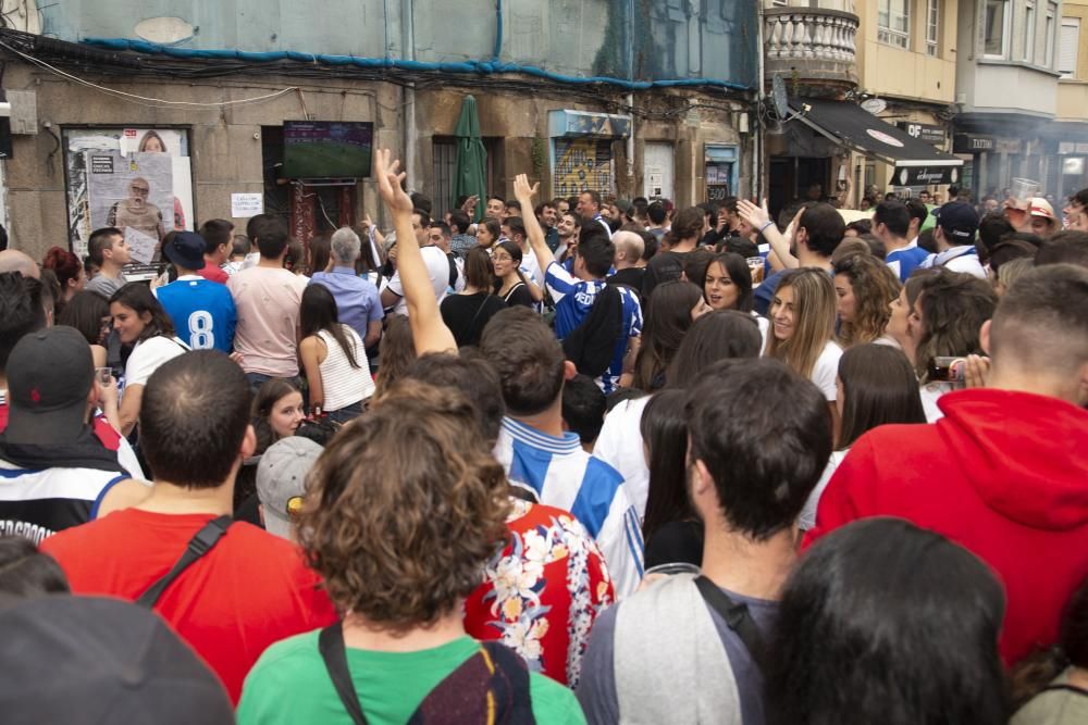 El equipo coruñés se juega el ascenso a Primera División y la ciudad se vuelca en plena celebración de San Juan.