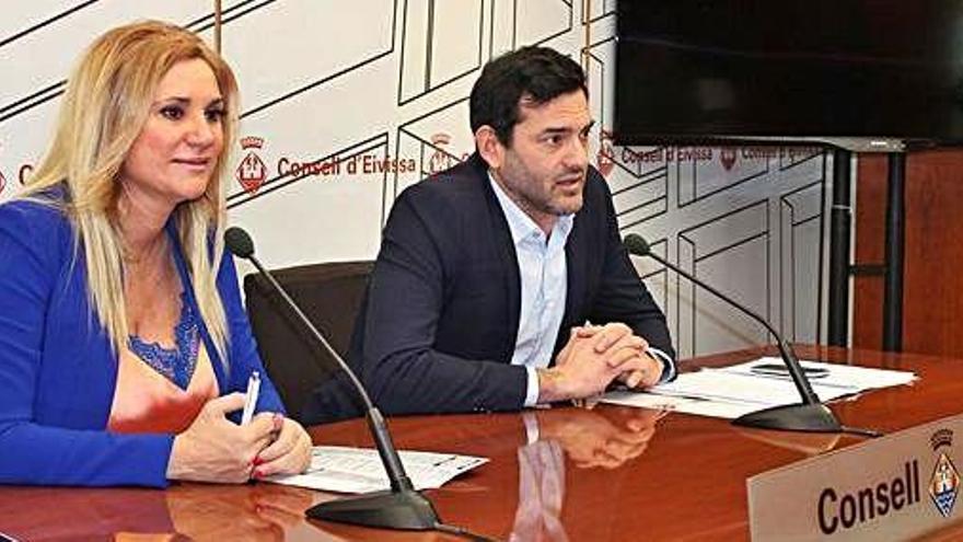 Marta Díaz y Josep Enric Claverol durante la presentación de ayer.