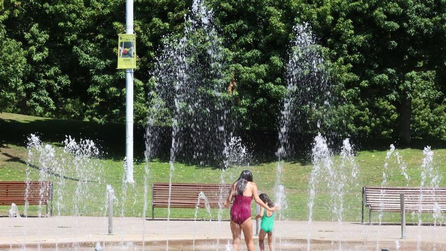 Las adopciones nacionales repuntan en Galicia: 52 expedientes en un año