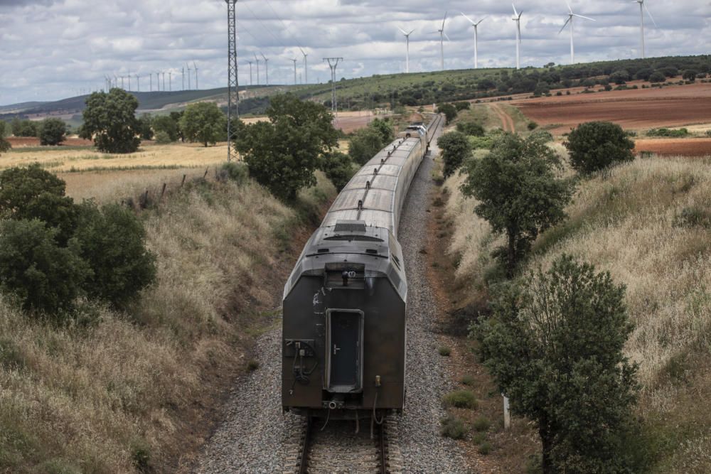 Rescate de la locomotora del Alvia