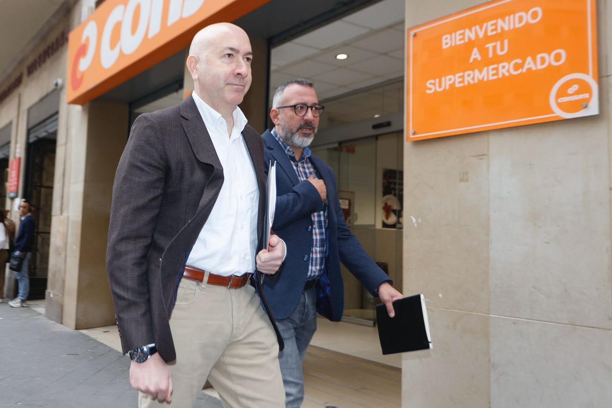 Alejandro Soler entrega la documentación para presentar su precandidatura a las primarias del PSPV-PSOE