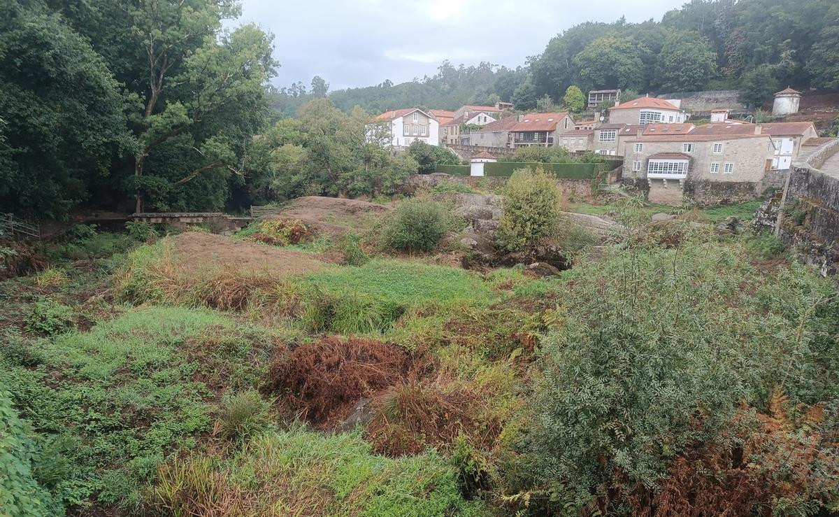 Estado del Tambre este lunes en el otro lado del viejo viaducto de A Ponte Maceira