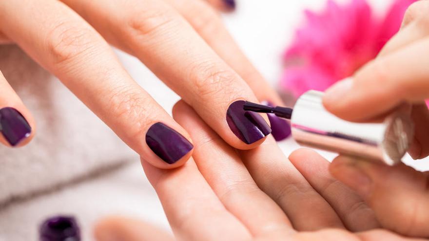 En Málaga se buscan 30 manicuristas.