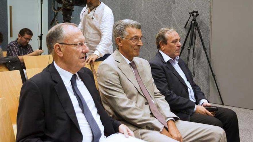 La defensa de Viñuela pide la exclusión del PP extremeño del juicio del caso Feval