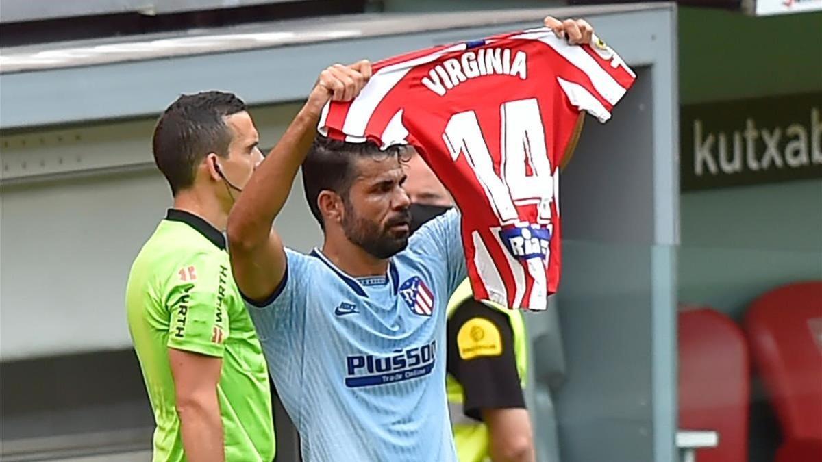 Diego Costa, con su gesto con la camiseta en honor de Torrecilla.