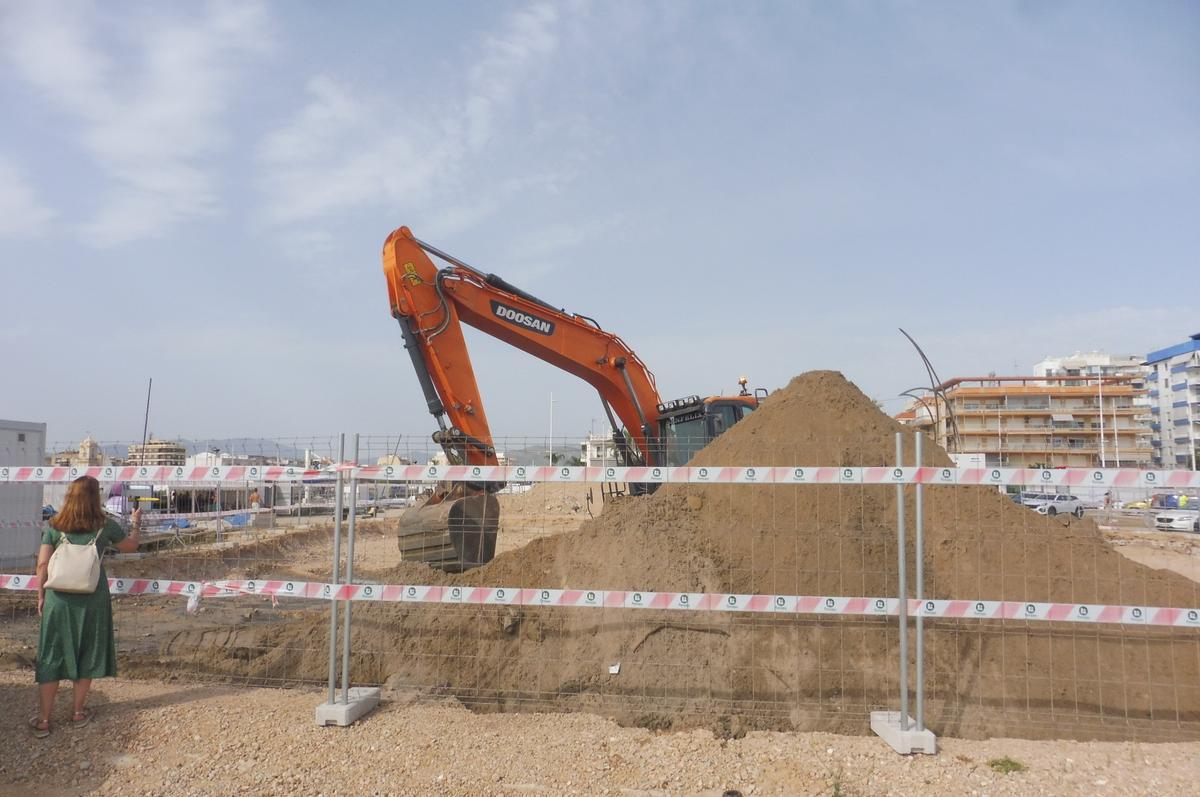 Obras en la parcela del edificio polivalente.