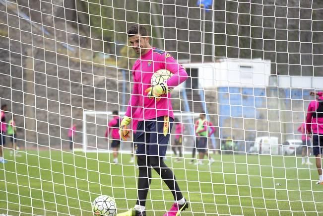 Entrenamiento de la UD Las Palmas en Barranco ...