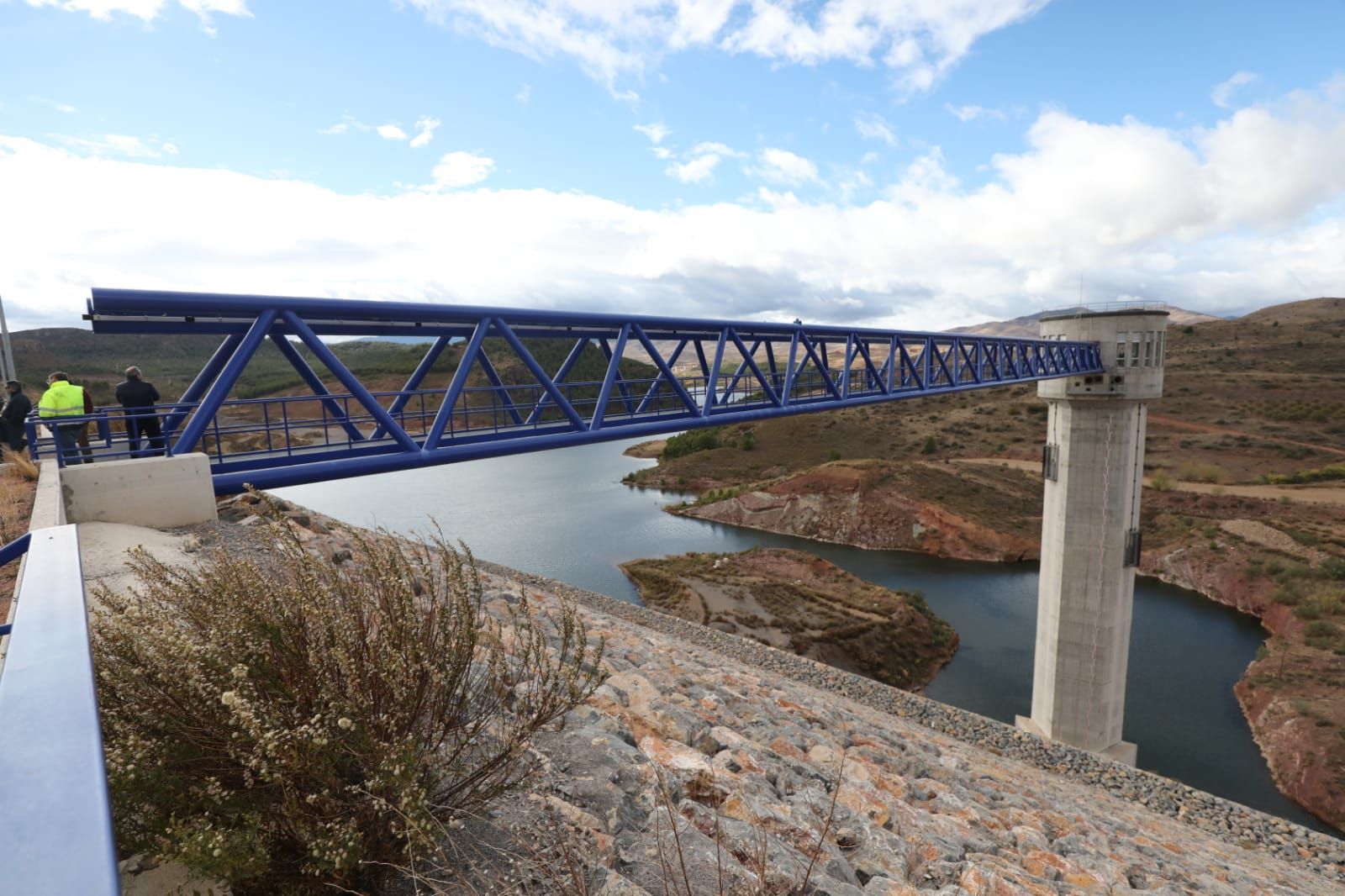 FOTOGALERÍA | Visita de Lambán y María Dolores Pascual al embalse de Mularroya