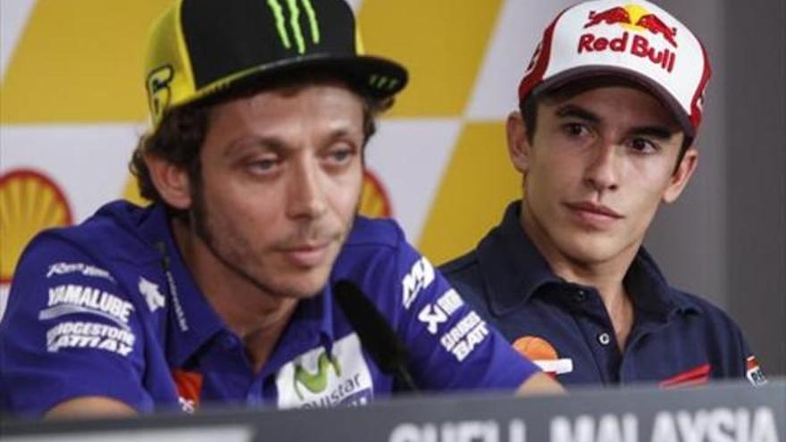 Rossi: &quot;La historia con Márquez está muy caliente&quot;