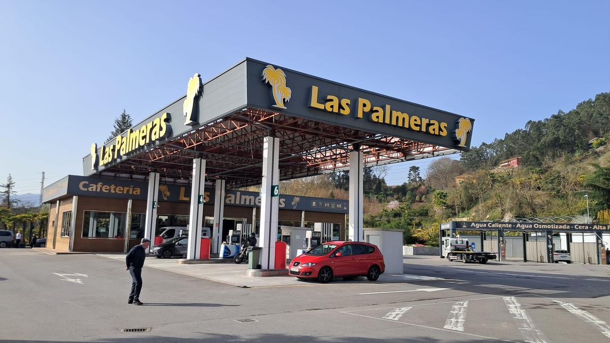 Gasolinera Las Palmeras en La Corredoria.