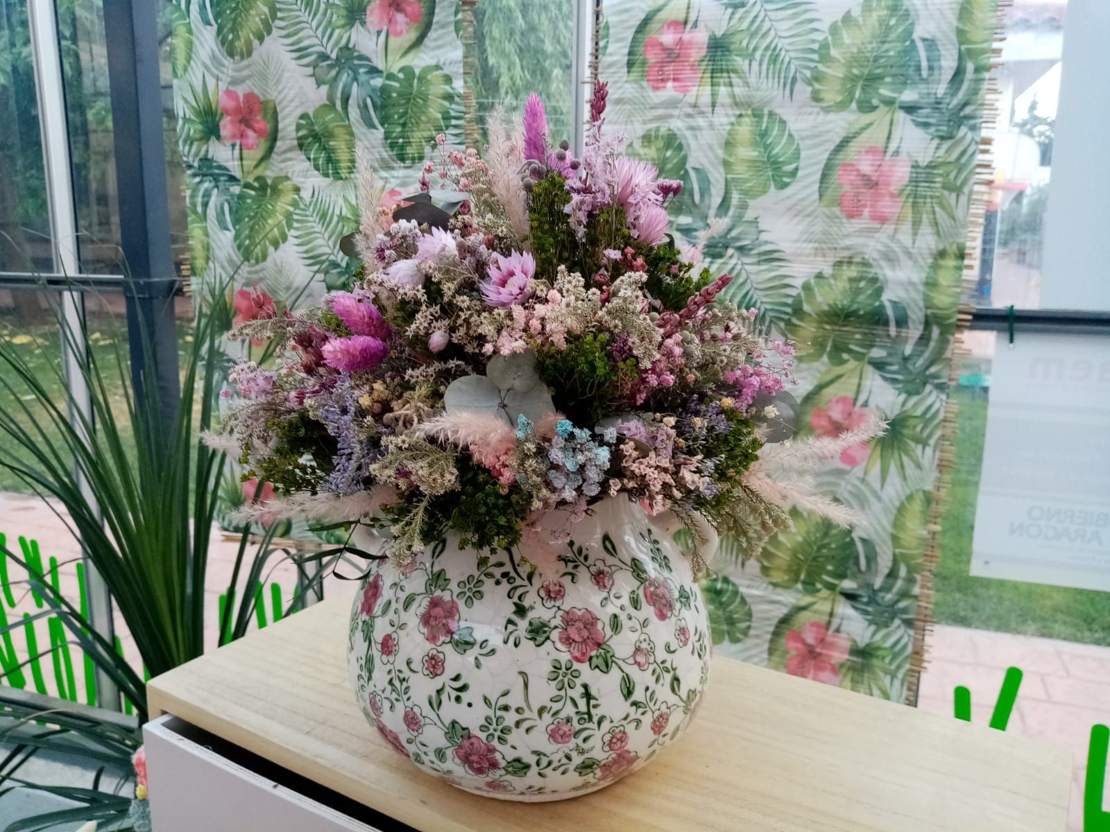 Detalle floral elaborado para el Día de los Abuelos de Espacio Garden.2