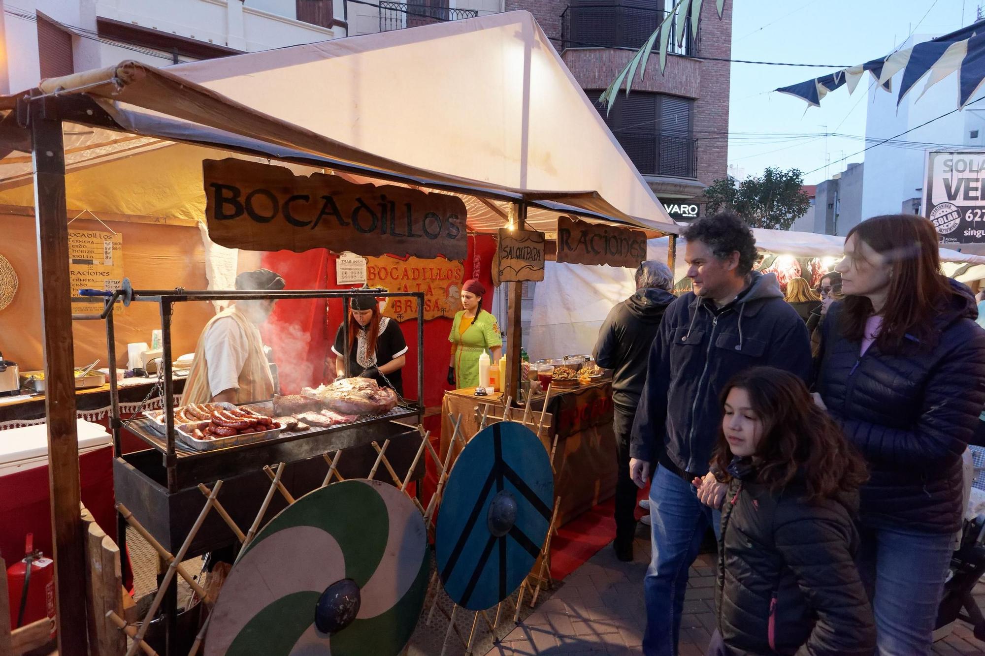 Todas las imágenes de la apertura del mercado medieval de Vila-real