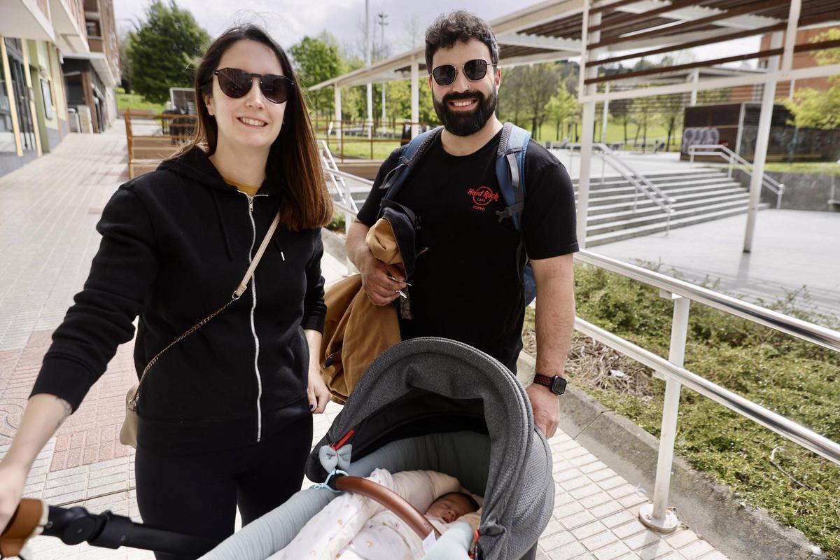 Los vecinos celebran el nuevo parque de El Llano