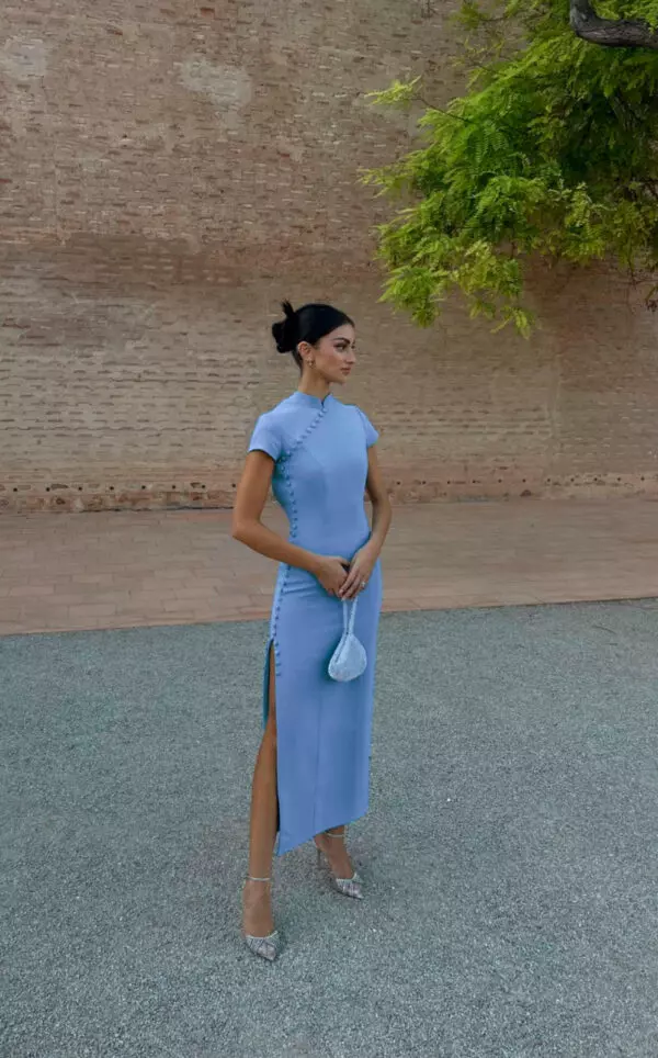Los vestidos de invitada de primavera que te convertirán en la mejor vestida, sin importar tu edad 11 Moncloa Vestido Meri de Koahari: inspiración japonesa para una elegancia distintiva