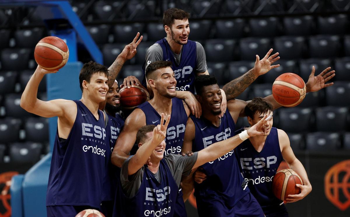 España contará con tres jugadores recién llegados al Barça como Willy, Brizuela y Parra