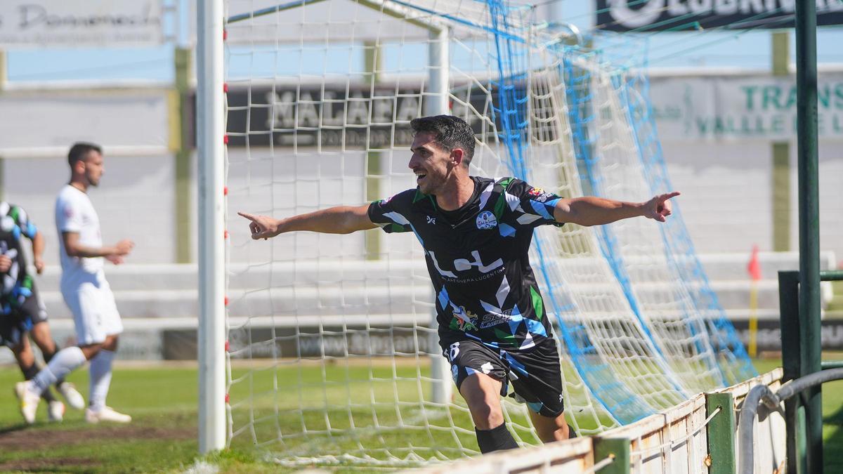 Pozoblanco-Ciudad de Lucena, las imágenes del partido en el Campo Municipal de Fútbol