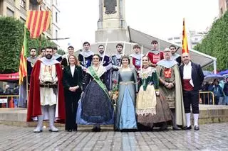 Galería de imágenes: La Germandat dels Cavallers de la Conquesta desafía a la lluvia para homenajear al monarca