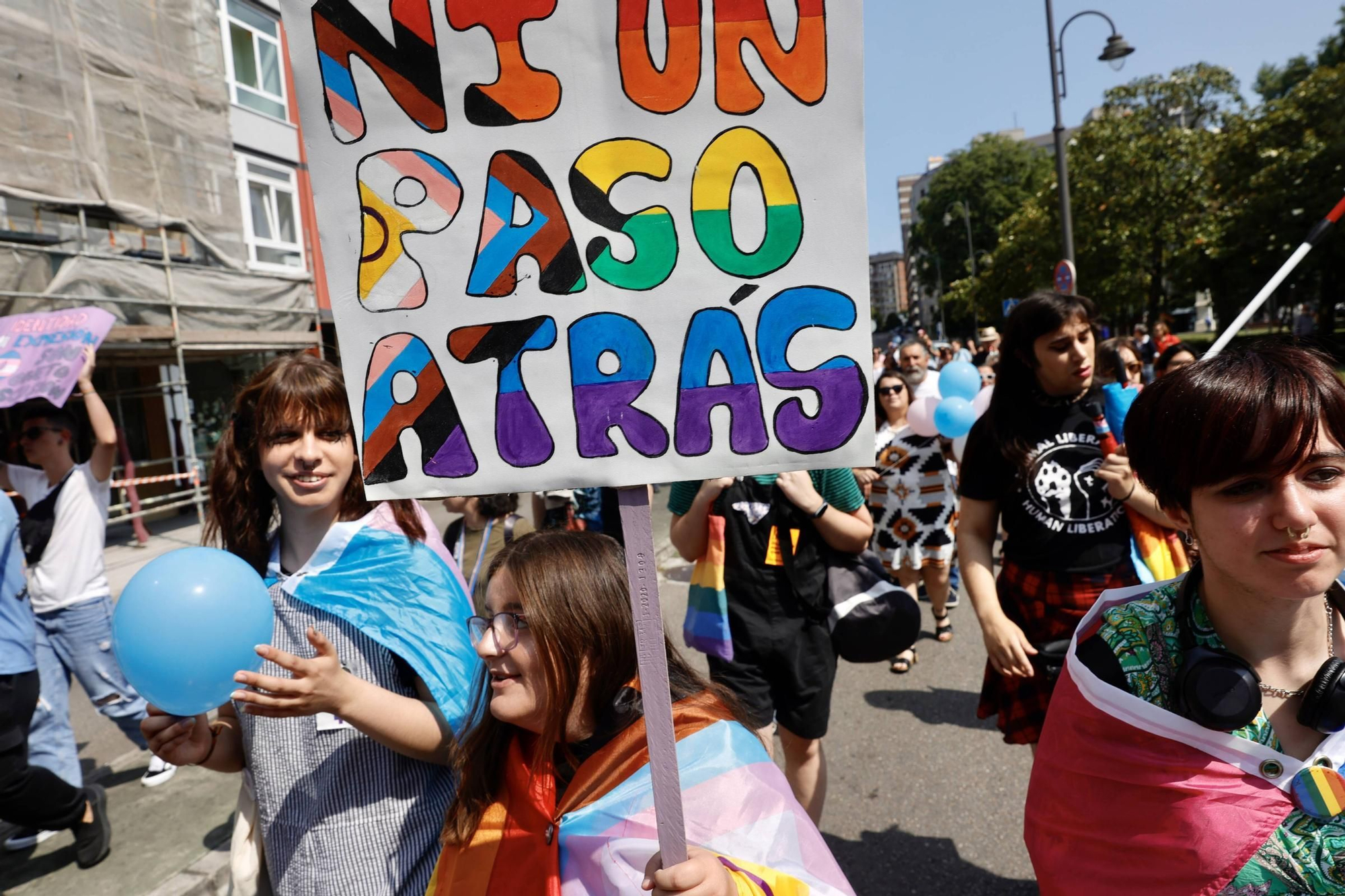 EN IMÁGENES: la Marcha del Orgullo LGTB por Avilés