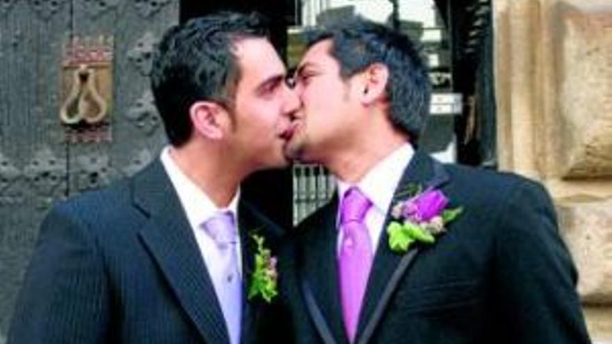Diecinueve parejas de homosexuales dan el ´sí quiero´