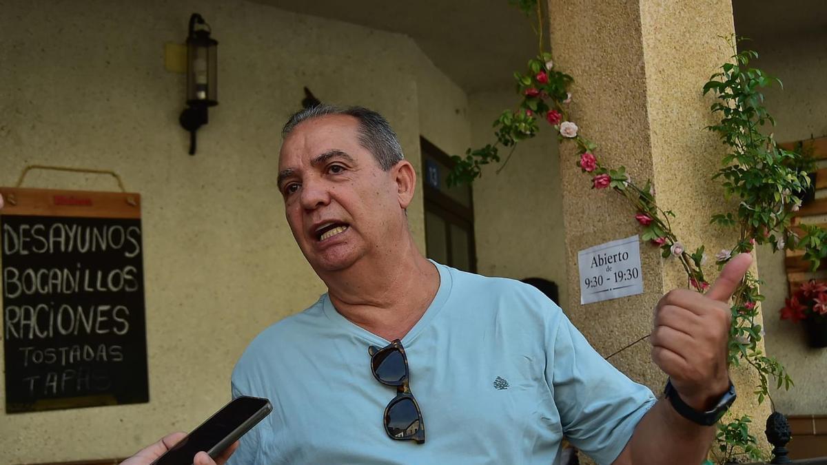 Jesús Martín, vecino de Nuñomoral y natural de Rubiaco, uno de los desalojados tras el incendio.