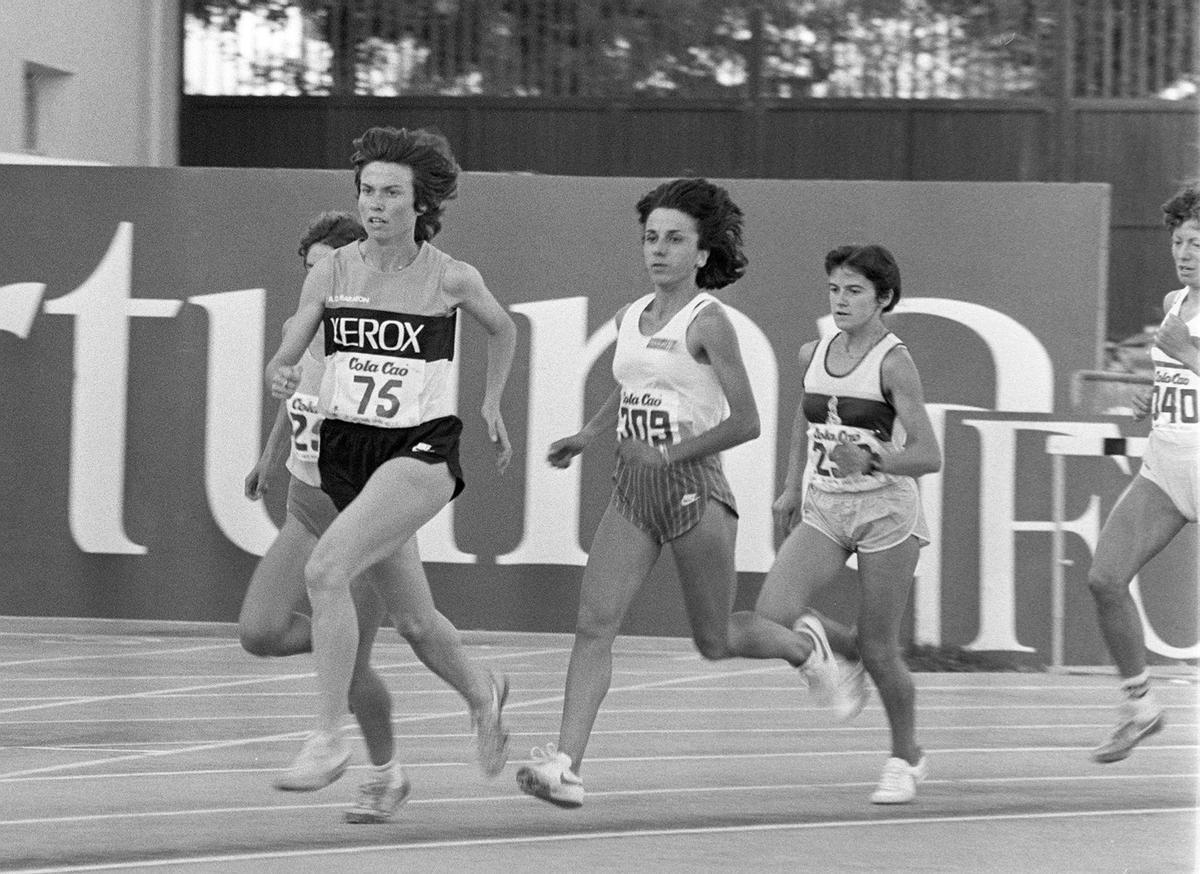 Foto de archivo (2-8-1986) de Carmen Valero (dorsal 75) durante la final de los 5.000 metros de los Campeonatos de España disputados en el estadio de estadio de Vallehermoso, en Madrid