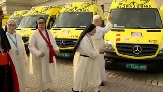 Lleó XIV beneeix les ambulàncies de sor Lucía Caram, que surt de Montjuïc cap a Ucraïna: «La fe sense compromís no és creïble»