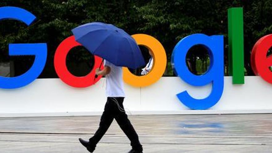 Les lletres de Google durant la World Artificial Intelligence Conference a Shanghai