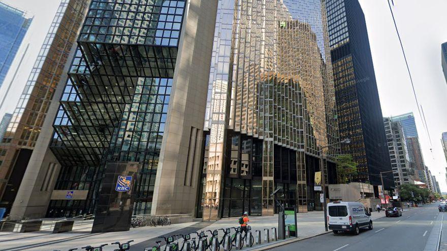 El edificio se encuentra en el corazón financiero de Toronto.