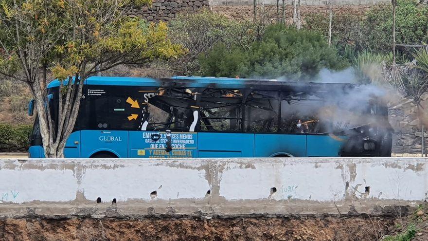 El conductor de la guagua incendiada: "Intenté apagar el fuego, pero no pude. Era demasiado"