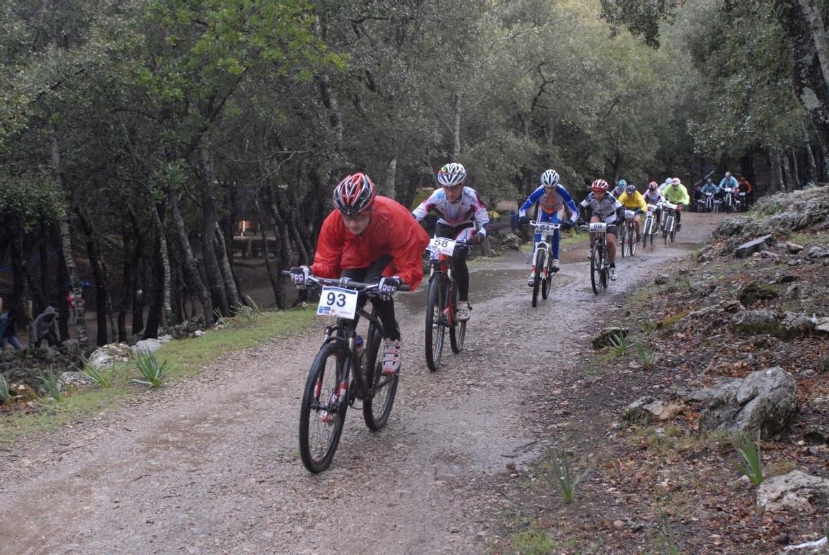Imagen de archivo de ciclistas practicando su deporte en la Serra de Tramuntana.