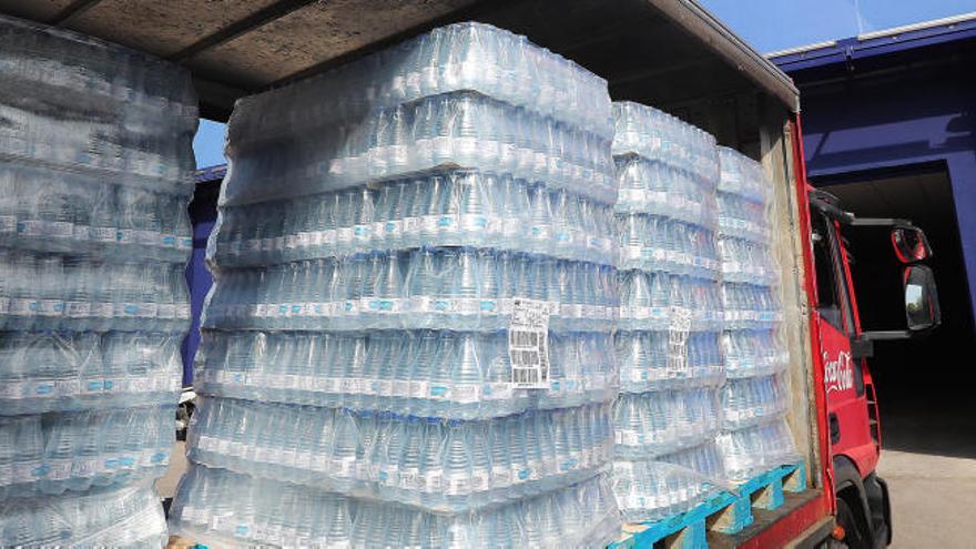 El Levante repartirá agua y gorras gratis en el Derbi