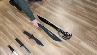 El acceso a las armas de las bandas: un machete apenas vale 30 euros