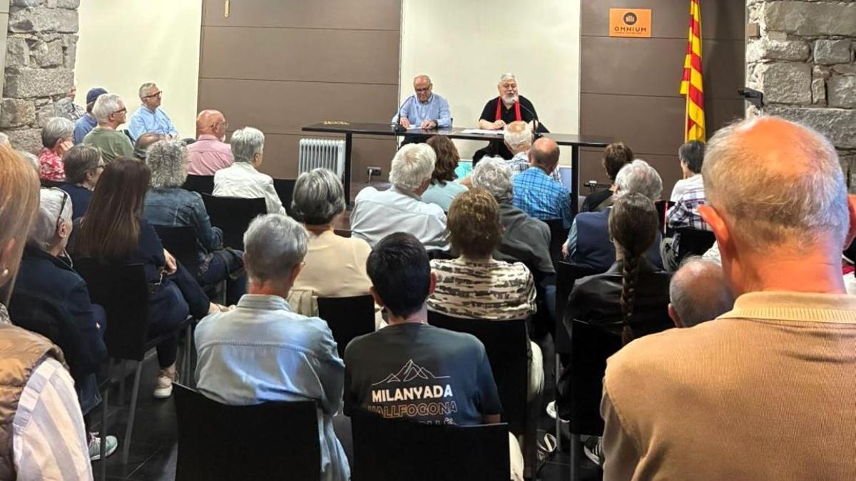 Joan Grau, director de Càritas, i Peio Sánchez, rector de la Parròquia de Santa Anna