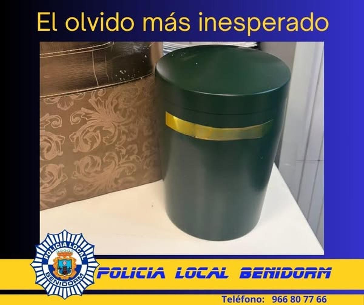 Imagen de la urna funeraria hallada en un supermercado.