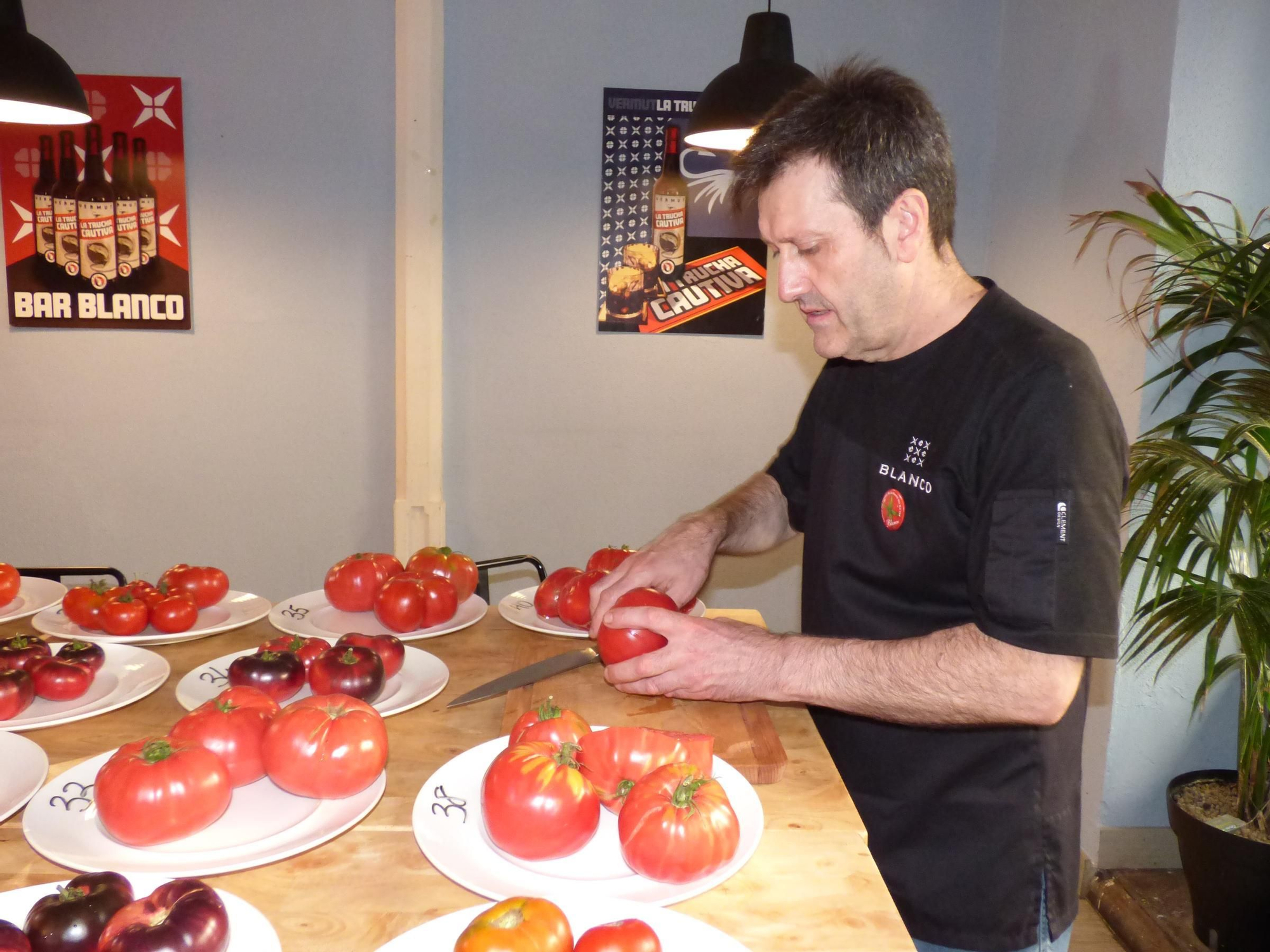 Así fue la elección del mejor tomate de Cangas del Narcea