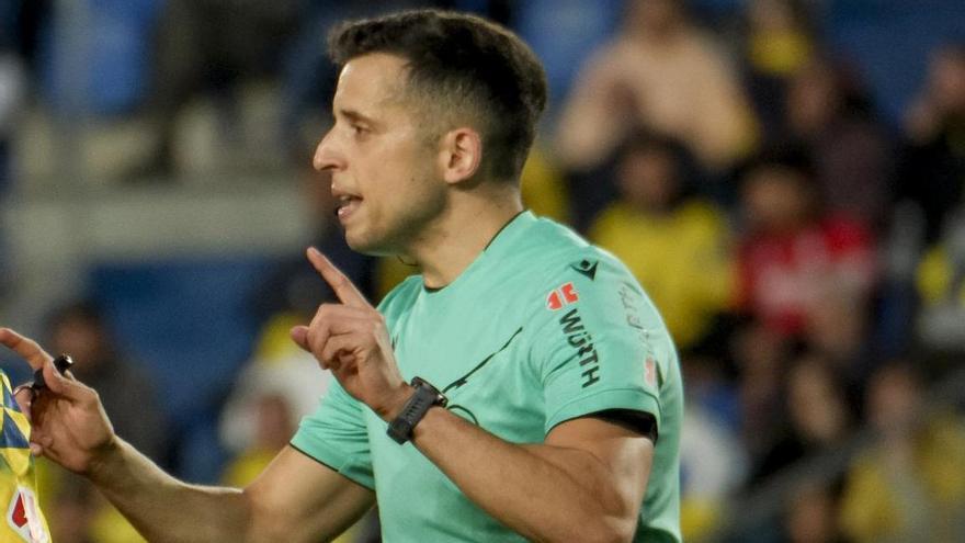 Victor García Verdura, árbitro catalán