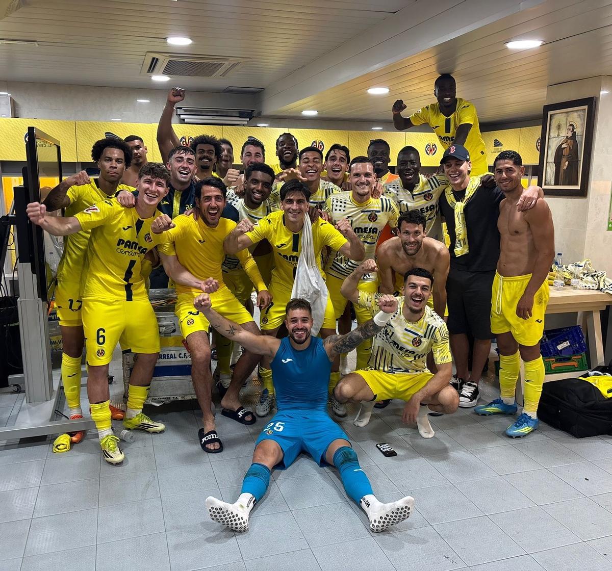 La plantilla del Villarreal celebró la clasificación para la Champions League 2026/27.